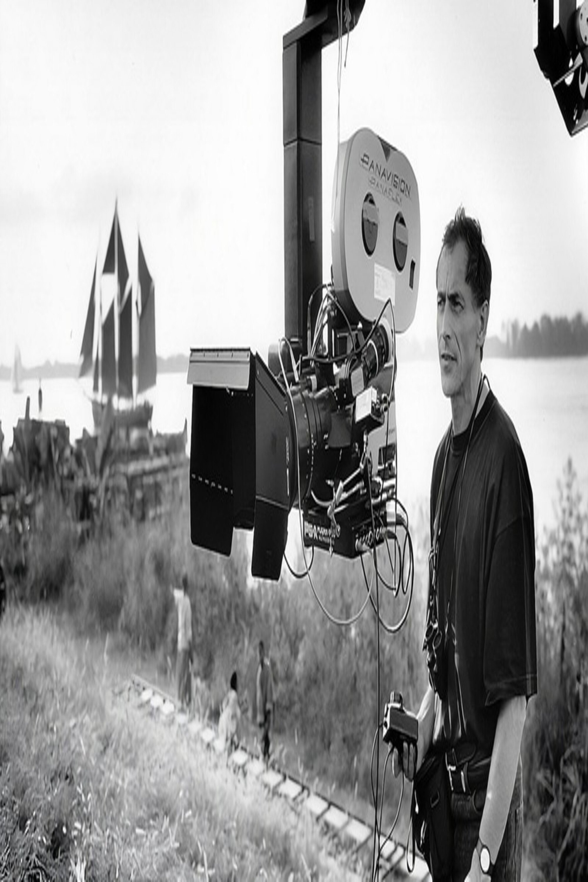 A Look Through His Lens - Bild 1 von 2