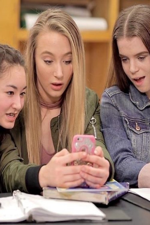 The Girl Without a Phone: A Cinderella Story - Bild 1 von 3
