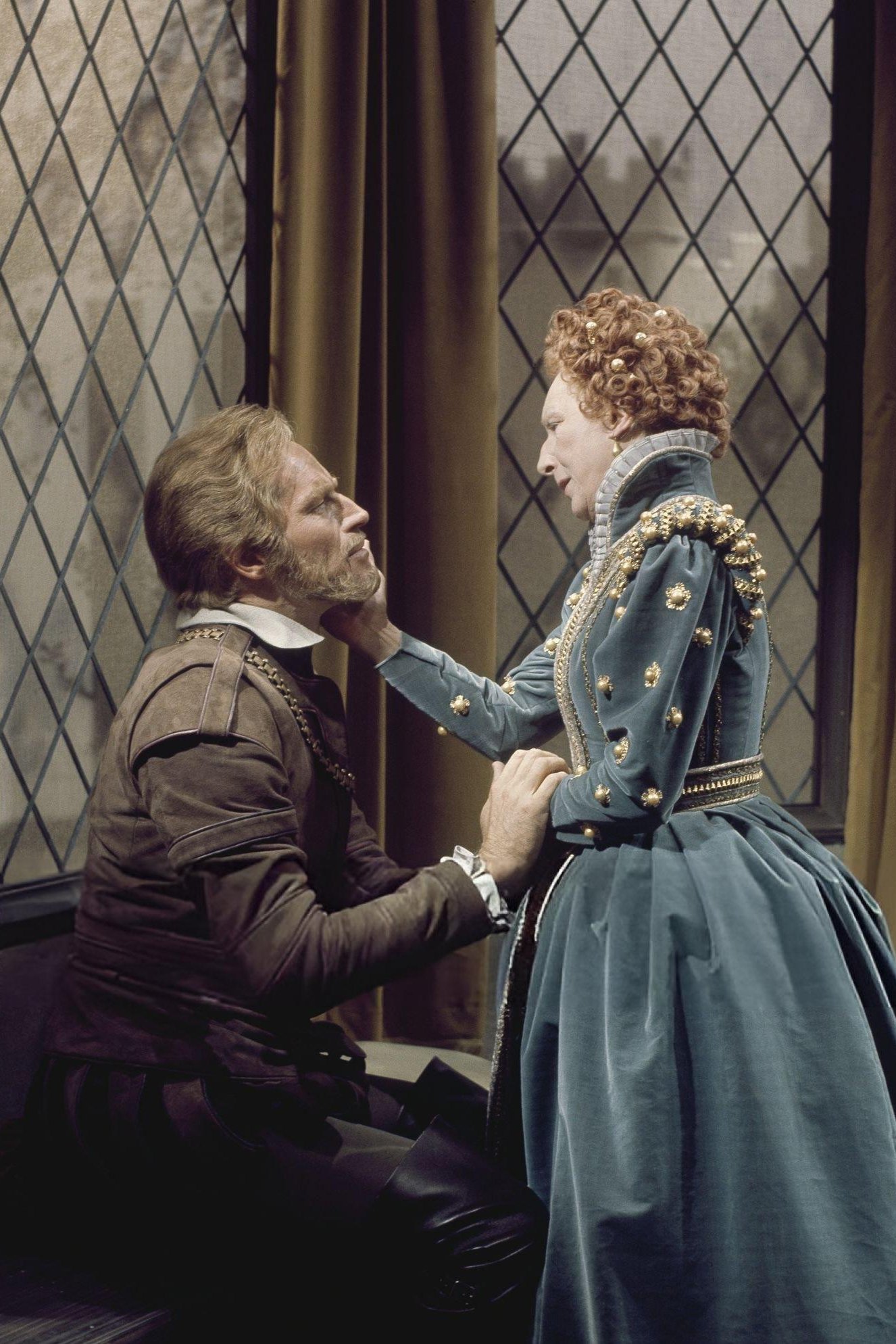 Elizabeth the Queen - Bild 1 von 11