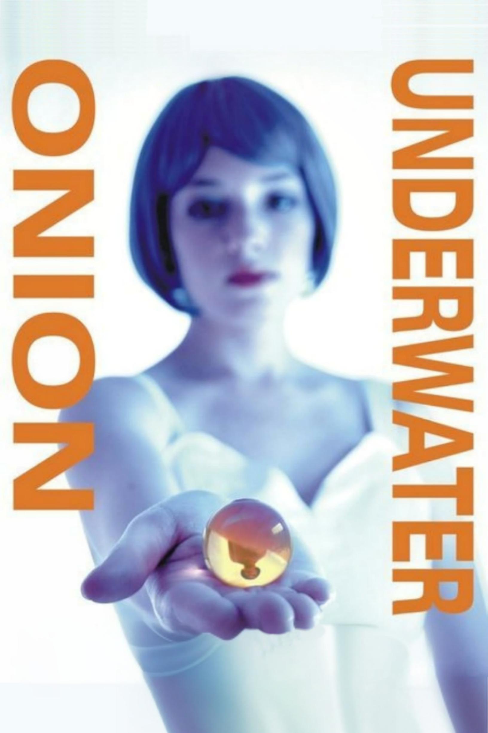 Onion Underwater - Bild 1 von 5