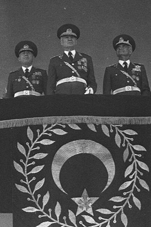 12 September: Footsteps of Coup - Bild 1 von 4