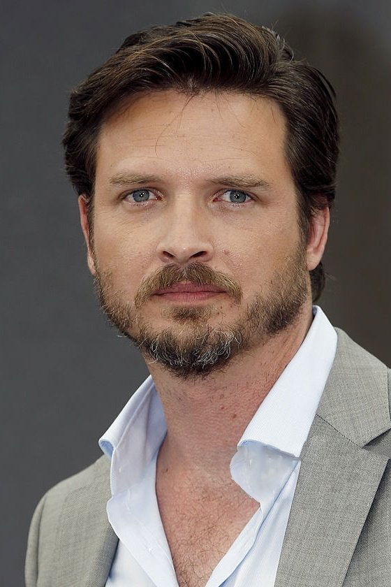 Bild von Aden Young